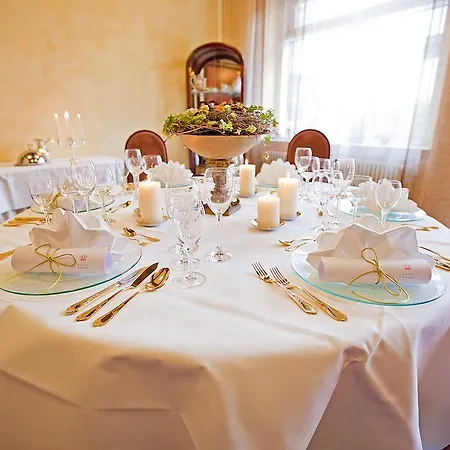 Hotel Krone Ohg 4*